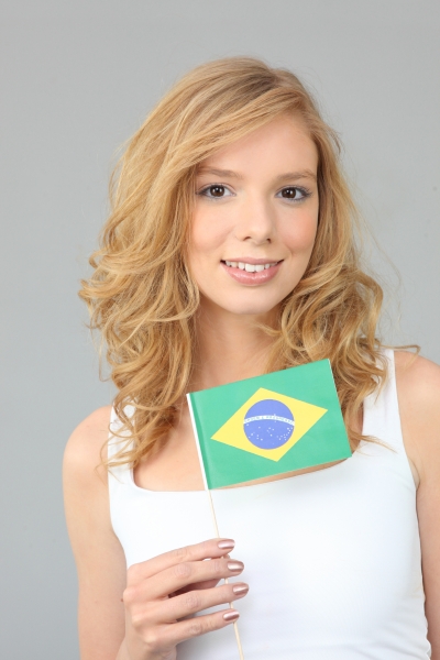 kvinna brasiliens flagga